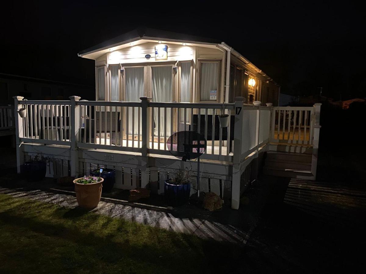 6 Berth Caravan With Decking At Manor Park In Hunstanton Ref 23017H Εξωτερικό φωτογραφία