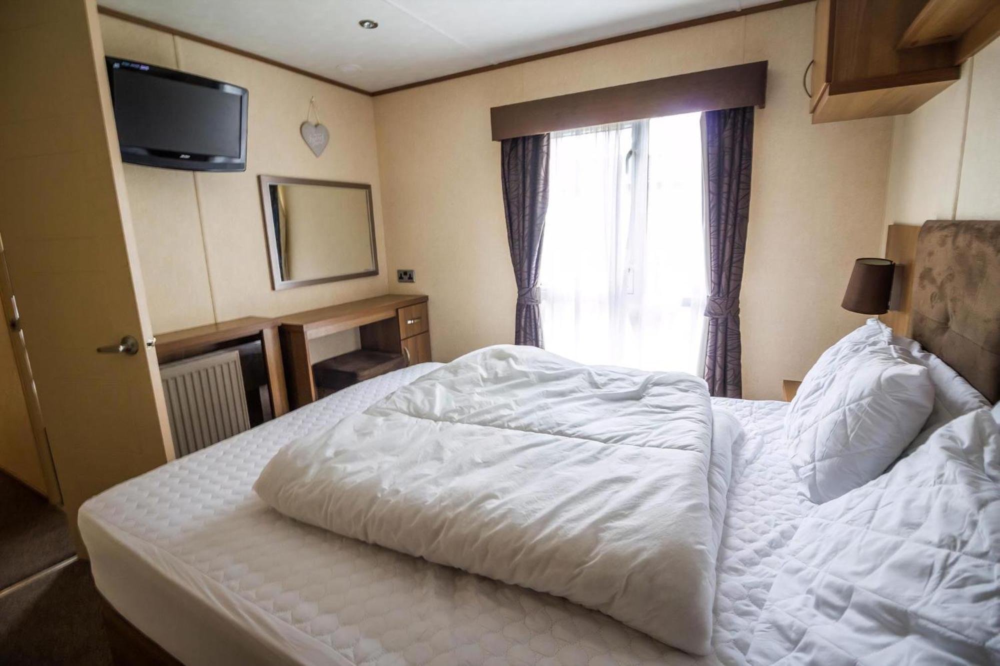 6 Berth Caravan With Decking At Manor Park In Hunstanton Ref 23017H Εξωτερικό φωτογραφία